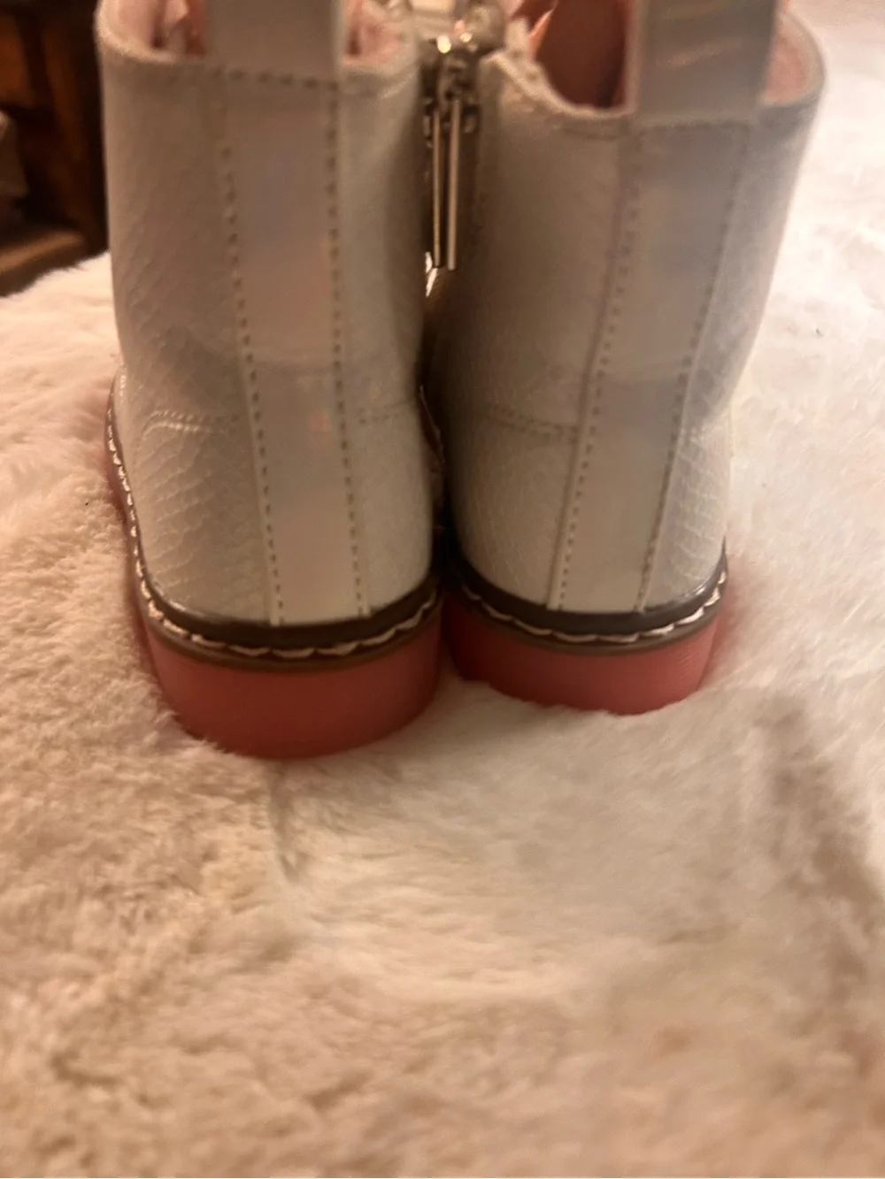 50%offw❤️ Girls' Iridescent white snakeskin Combat Boots pink soles 5 tahari 150